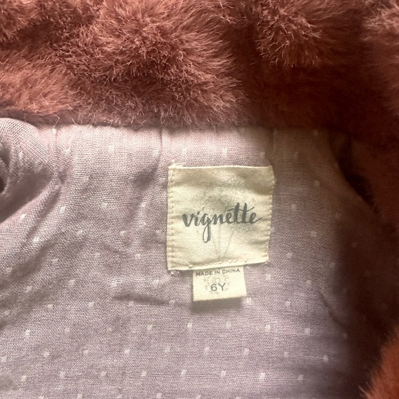 Girls vignette faux fur vest in mauve - Picture 2 of 2